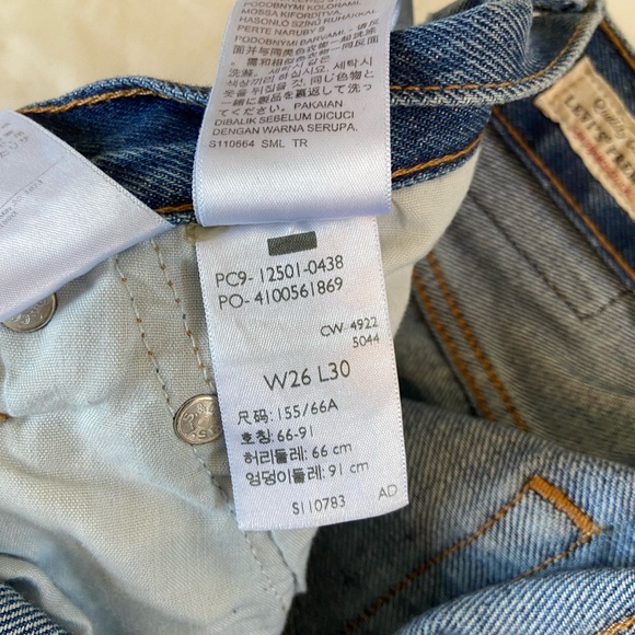 Levi’s 501 Straight-Leg Jeans - Picture 5 of 6